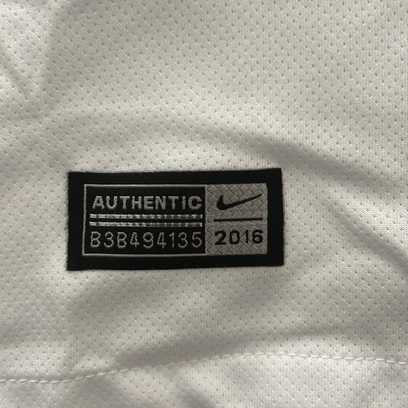 2016 PSG Nike third kit jersey (men’s size small, no player on the back) - Picture 3 of 3